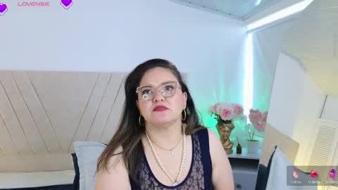 Natasha online show from November 2025 11:57:02 AM