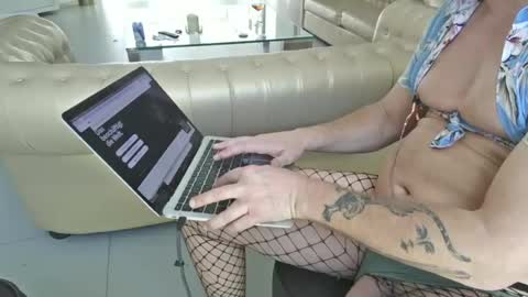 Snapshot of natashanolimids chatting on June 2026 09:37:01 AM ownedbythw bestgoddess online show from June 2026 09:37:01 AM