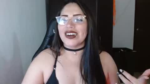 Natasha Smithe  online show from October 2025 01:17:02 AM