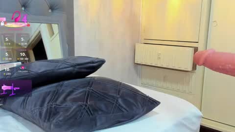 N A T H A L I A online show from March 2025 10:42:01 PM