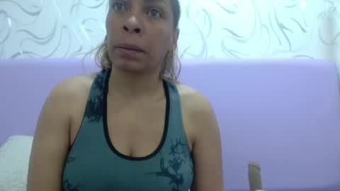 Nathalia online show from December 2025 04:10:02 AM