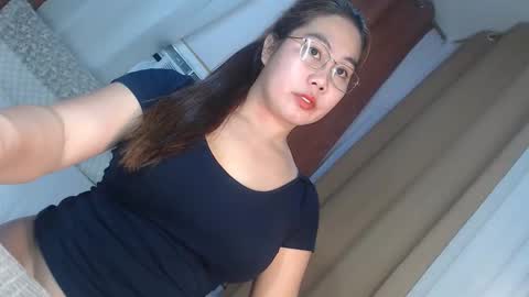 Snapshot of nathalie_hart chatting on May 2026 04:50:01 AM Queen Marga online show from May 2026 04:50:01 AM