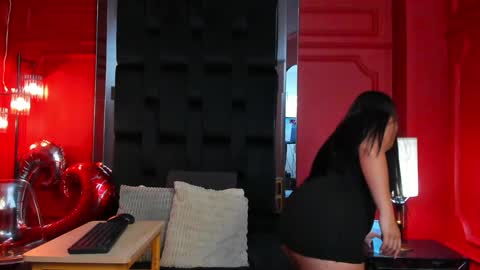 nathalie rossel online show from February 2025 07:10:02 PM