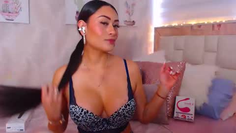 Nathalie Rose online show from September 2025 02:51:01 PM
