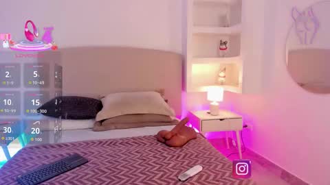 NATHALY  online show from October 2025 10:46:02 AM