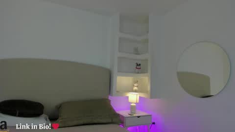 NATHALY  online show from November 2025 10:40:02 AM