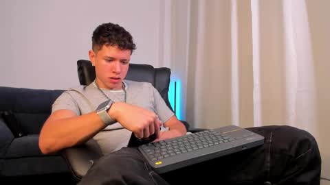 Nathan online show from October 2025 08:16:02 PM