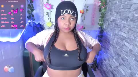 Naty online show from December 2025 04:39:01 AM