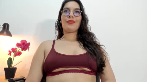 Snapshot of nattytrainor chatting on June 2026 08:19:02 PM Natty Trainor online show from June 2026 08:19:02 PM