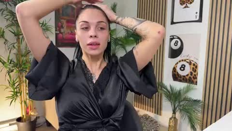 NATTY FIERROS online show from September 2025 07:32:02 AM