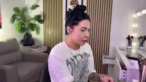 NATTY FIERROS online show from October 2025 08:05:02 AM