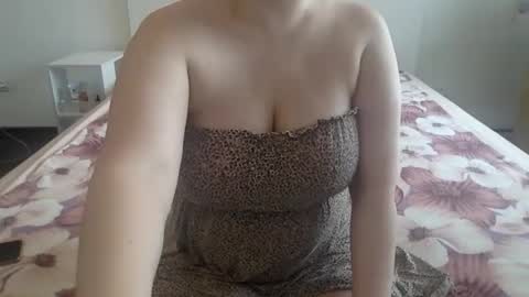 Snapshot of natural_beauty201 chatting on May 2026 12:32:01 PM Penelopa369 online show from May 2026 12:32:01 PM