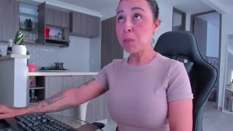 Snapshot of natural_bigass_nina chatting on July 2026 11:30:02 AM Sophia online show from July 2026 11:30:02 AM