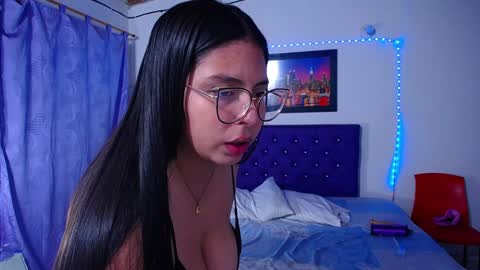 Snapshot of naturalboobs1 chatting on January 2025 03:30:01 AM Annie online show from January 2025 03:30:01 AM