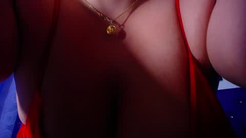 Snapshot of naturalboobs1 chatting on February 2025 09:28:01 AM Annie online show from February 2025 09:28:01 AM