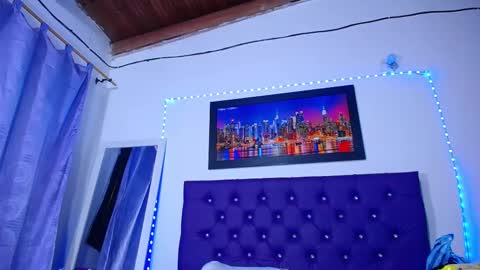 Snapshot of naturalboobs1 chatting on February 2025 06:33:02 AM Annie online show from February 2025 06:33:02 AM