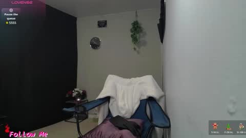 Snapshot of naturesbest951 chatting on December 2025 01:55:02 AM NATURESBEST online show from December 2025 01:55:02 AM