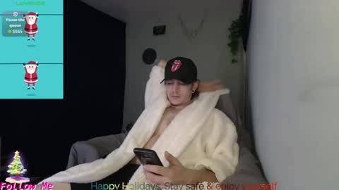 Snapshot of naturesbest951 chatting on December 2025 11:35:02 PM NATURESBEST online show from December 2025 11:35:02 PM