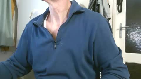 naturista25 online show from December 2025 02:24:02 PM