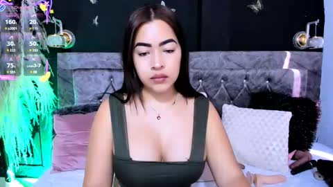 Natalia online show from October 2025 08:28:02 PM