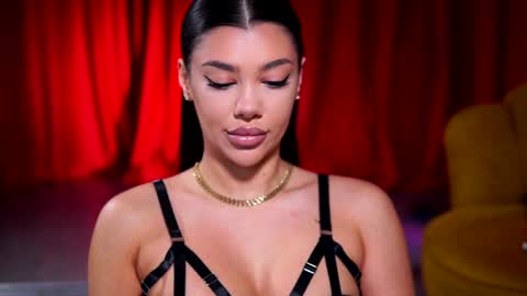 Naty online show from January 2025 07:13:02 PM