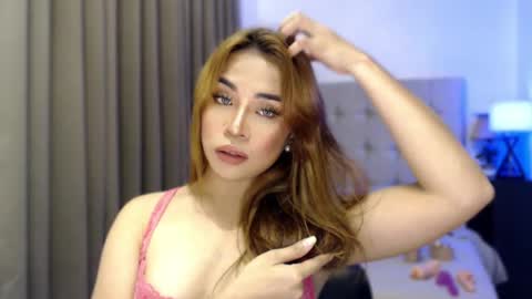 Snapshot of naughty_dreamerxxx chatting on April 2026 11:12:01 AM Queen Jess online show from April 2026 11:12:01 AM