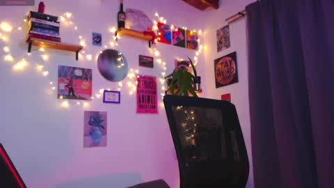 Em  please help me reach 100 thumbs up 3 online show from January 2025 12:05:02 AM