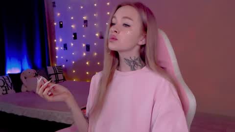 Snapshot of naughty_mablee chatting on June 2026 01:28:02 AM Mable online show from June 2026 01:28:02 AM