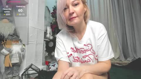 Snapshot of naughty_milena chatting on January 2025 02:51:01 PM Milena online show from January 2025 02:51:01 PM