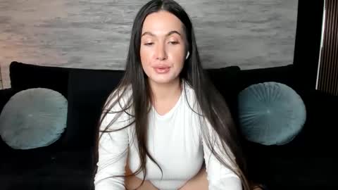 Elena online show from April 2026 11:04:01 PM