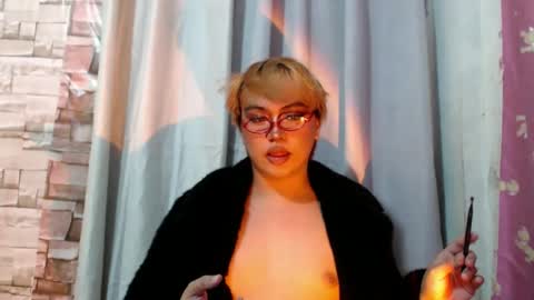 naughty_ursula21xxx online show from February 2025 12:28:01 PM