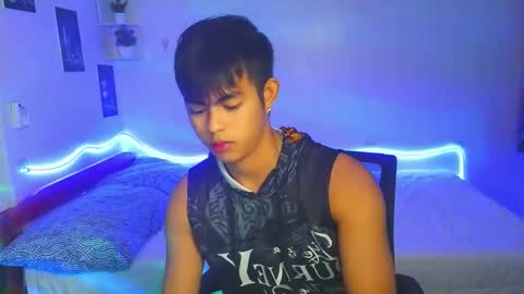 Snapshot of naughtyboylouie chatting on September 2025 01:37:02 PM Loue online show from September 2025 01:37:02 PM