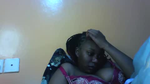 Shee online show from November 2025 12:53:01 AM