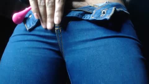 Snapshot of naughtyhotsquirt chatting on February 2025 02:32:02 PM Kimberly online show from February 2025 02:32:02 PM