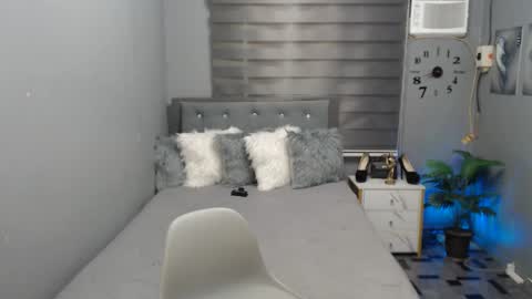 Crystal online show from February 2025 11:57:02 PM