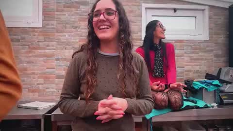 ANDREA STEPH  MIKE online show from November 2025 10:15:01 AM