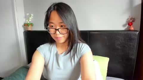 Snapshot of naughtynerdygirl chatting on June 2026 10:18:01 AM Gigi Chu online show from June 2026 10:18:01 AM
