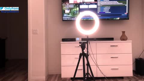 Aphroditecall me A for short online show from February 2025 02:02:01 PM