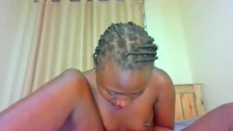 naughtyqueen12 online show from September 2025 01:49:01 AM