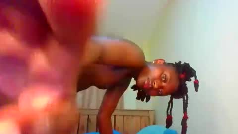 naughtyqueen12 online show from October 2025 01:42:02 AM