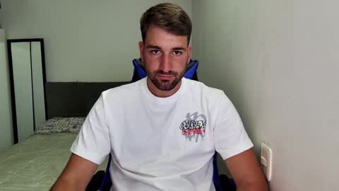 Nico online show from February 2026 07:42:02 PM