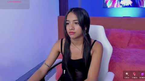 Snapshot of naugthy_skinny chatting on September 2025 06:33:02 PM Angela online show from September 2025 06:33:02 PM