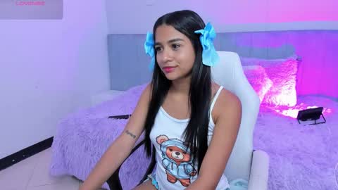 Snapshot of naugthy_skinny chatting on October 2025 06:31:01 PM Angela online show from October 2025 06:31:01 PM