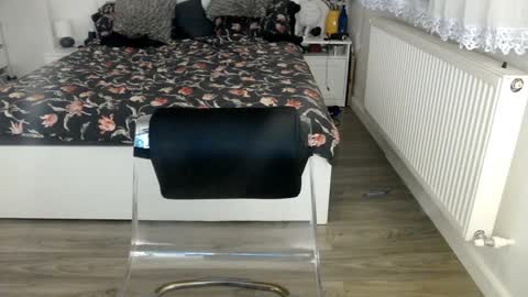 KimBeee online show from January 2025 12:37:02 PM