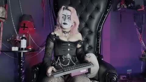 Navier  online show from March 2026 04:39:01 AM