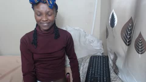 nawtylarissa_ online show from September 2025 05:05:02 PM