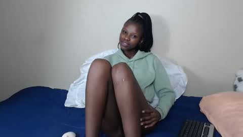 nawtylarissa_ online show from November 2025 10:14:01 PM