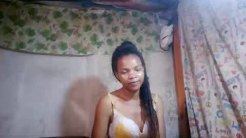 Snapshot of naylah313 chatting on May 2026 12:02:02 PM Nayla online show from May 2026 12:02:02 PM