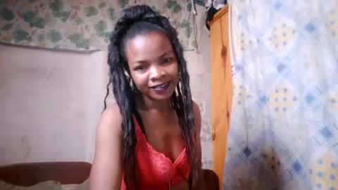 Snapshot of naylah313 chatting on June 2026 07:33:02 AM Nayla online show from June 2026 07:33:02 AM