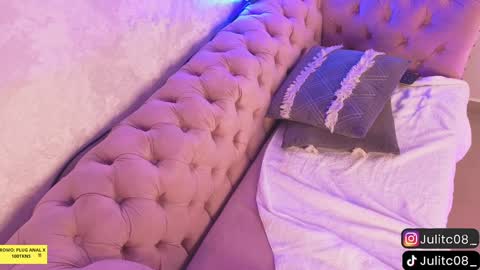 Juli  online show from January 2025 01:35:02 PM